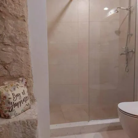 Stone House Sprtini * Ložišće