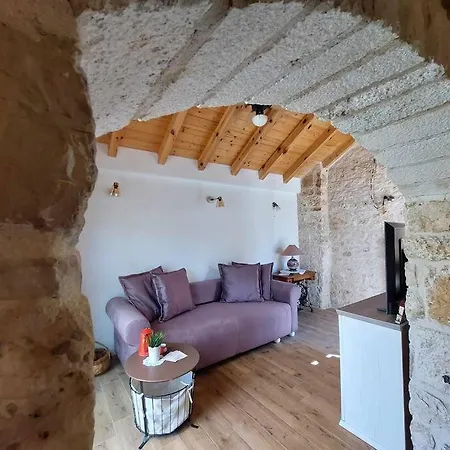Stone House Sprtini- In The Old Village Center Ložišće