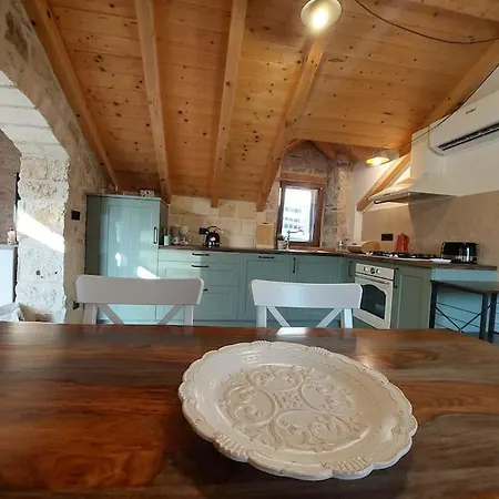 Stone House Sprtini * Ložišće