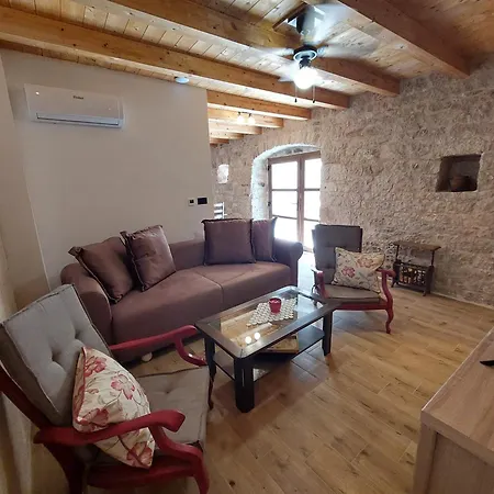 度假居 Stone House Sprtini- In The Old Village Center Ložišće