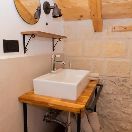 Stone House Sprtini-brac Feriehus *