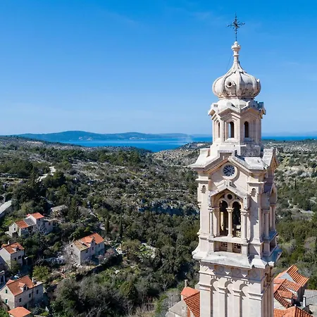 Stone House Sprtini-brac Будинок відпочинку *